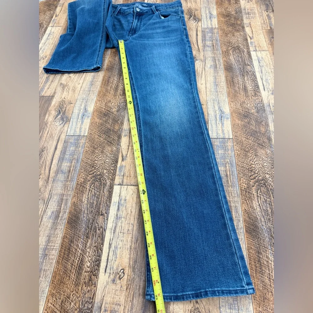 Women’s Old Navy Mid-Rise Wow Boot Cut Jeans, Size 10 Tall, Comfortable Fit - Picture 9 of 14